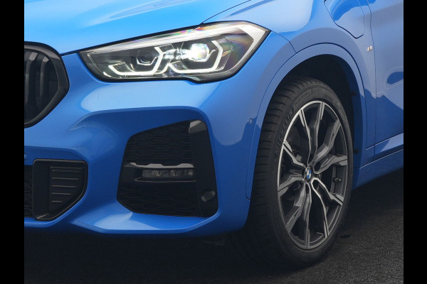 BMW X1 xDrive25e M Sport PHEV 221pk Dealer O.H | Trekhaak Afn. | Panodak | Camera | Sportstoelen & Sportstuur Verwarmd | Hifi Audio | Cruise Control | Sfeerverlichting | Navigatie | DAB | 19"L.M | Plug In Hybrid |