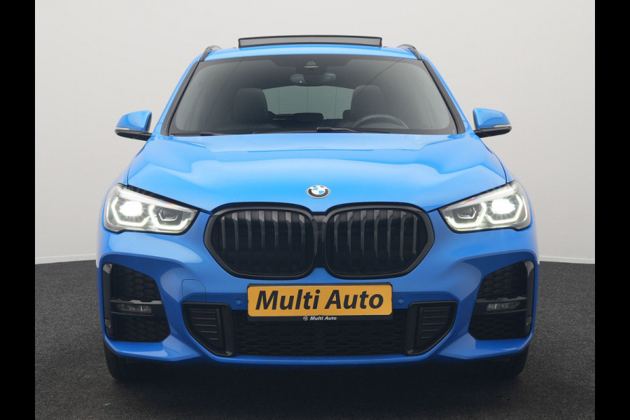 BMW X1 xDrive25e M Sport PHEV 221pk Dealer O.H | Trekhaak Afn. | Panodak | Camera | Sportstoelen & Sportstuur Verwarmd | Hifi Audio | Cruise Control | Sfeerverlichting | Navigatie | DAB | 19"L.M | Plug In Hybrid |