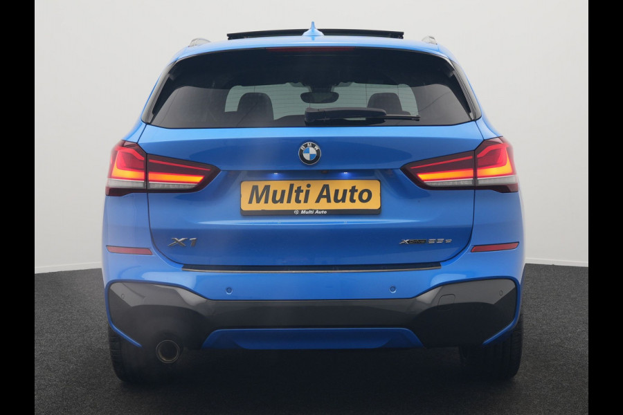 BMW X1 xDrive25e M Sport PHEV 221pk Dealer O.H | Trekhaak Afn. | Panodak | Camera | Sportstoelen & Sportstuur Verwarmd | Hifi Audio | Cruise Control | Sfeerverlichting | Navigatie | DAB | 19"L.M | Plug In Hybrid |