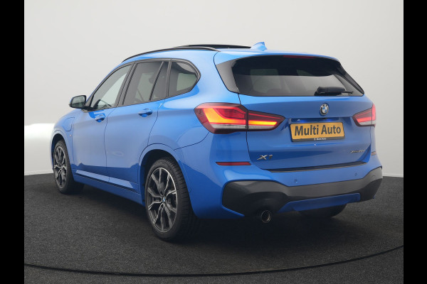 BMW X1 xDrive25e M Sport PHEV 221pk Dealer O.H | Trekhaak Afn. | Panodak | Camera | Sportstoelen & Sportstuur Verwarmd | Hifi Audio | Cruise Control | Sfeerverlichting | Navigatie | DAB | 19"L.M | Plug In Hybrid |