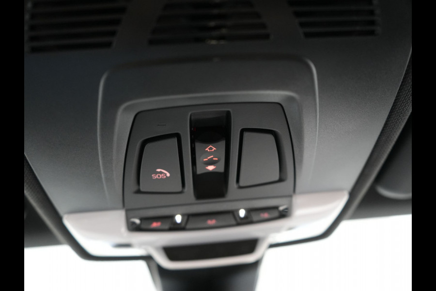 BMW X1 xDrive25e M Sport PHEV 221pk Dealer O.H | Trekhaak Afn. | Panodak | Camera | Sportstoelen & Sportstuur Verwarmd | Hifi Audio | Cruise Control | Sfeerverlichting | Navigatie | DAB | 19"L.M | Plug In Hybrid |