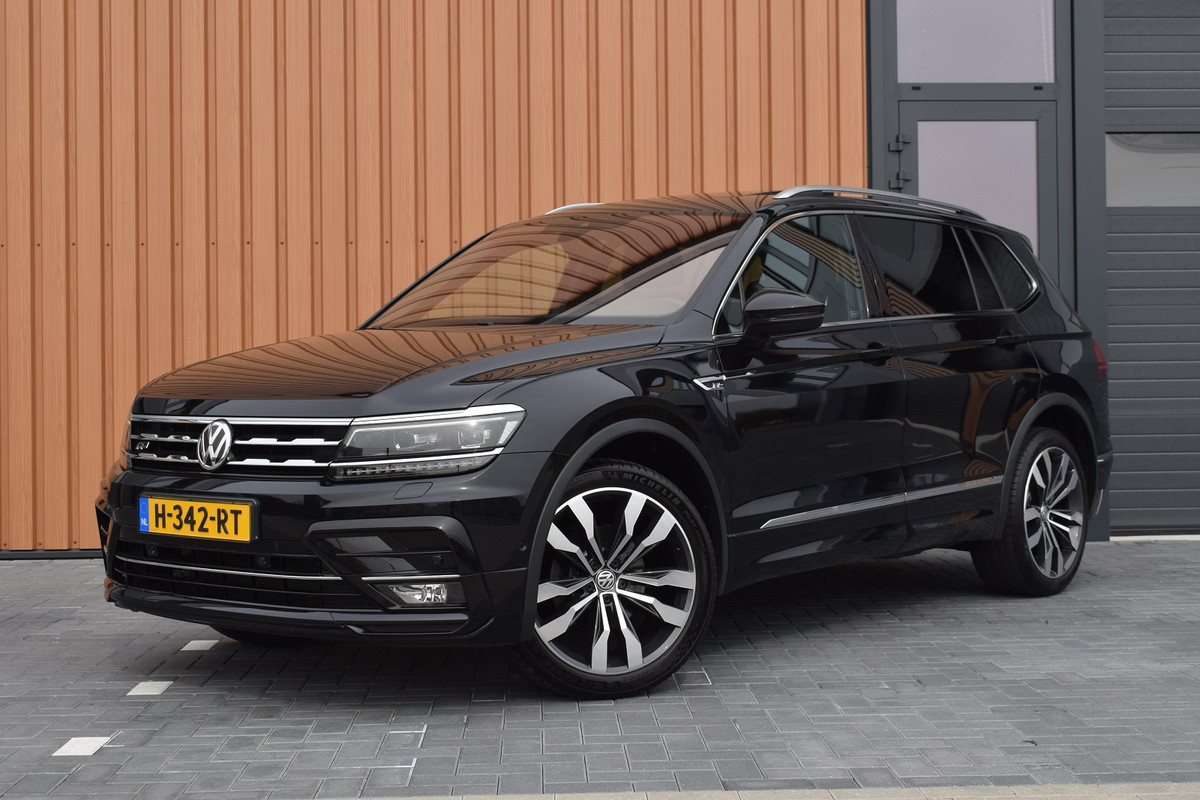 Volkswagen Tiguan Allspace 1.5 TSI 150pk DSG R-line 7-Persoons | Pano | Camera | Trekhaak
