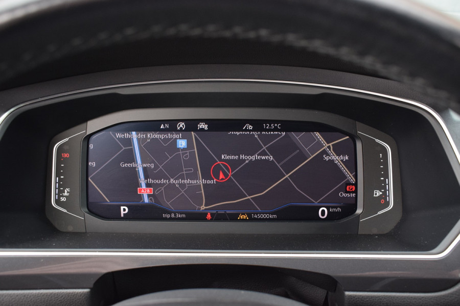 Volkswagen Tiguan Allspace 1.5 TSI 150pk DSG R-line 7-Persoons | Pano | Camera | Trekhaak