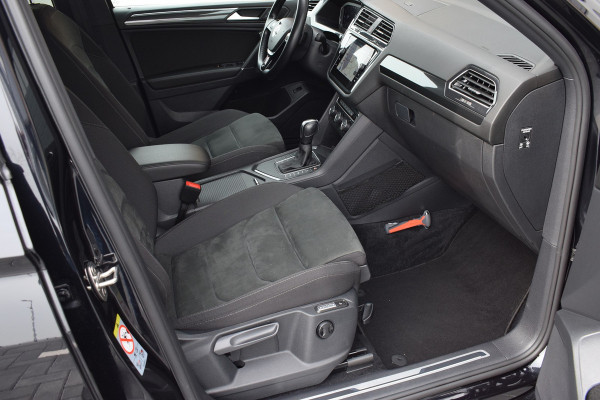 Volkswagen Tiguan Allspace 1.5 TSI 150pk DSG R-line 7-Persoons | Pano | Camera | Trekhaak
