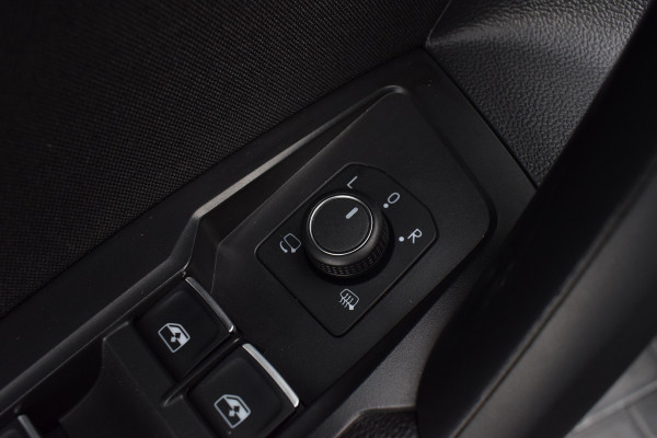 Volkswagen Tiguan Allspace 1.5 TSI 150pk DSG R-line 7-Persoons | Pano | Camera | Trekhaak