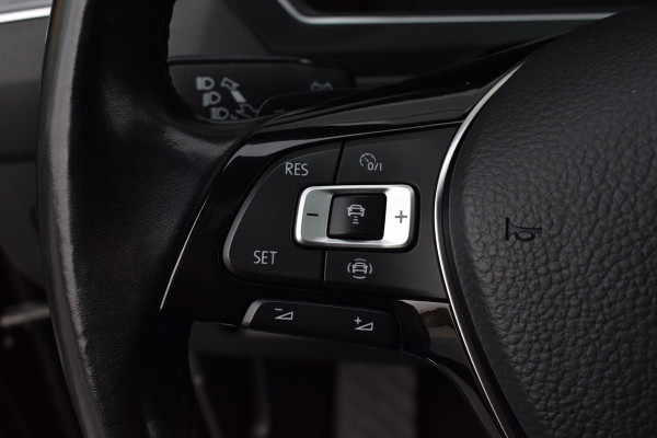 Volkswagen Tiguan Allspace 1.5 TSI 150pk DSG R-line 7-Persoons | Pano | Camera | Trekhaak