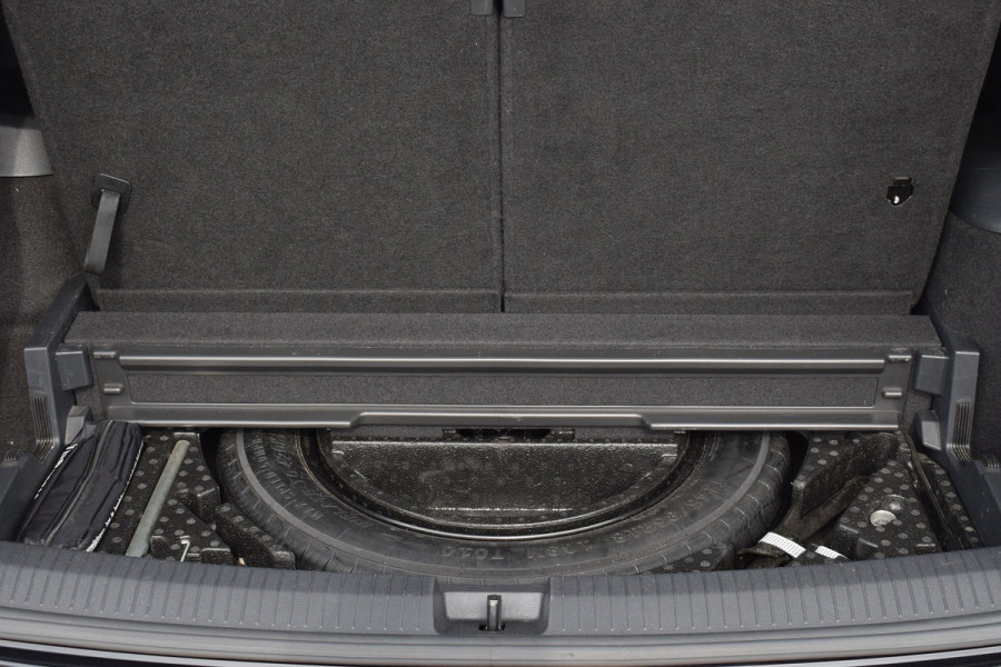 Volkswagen Tiguan Allspace 1.5 TSI 150pk DSG R-line 7-Persoons | Pano | Camera | Trekhaak