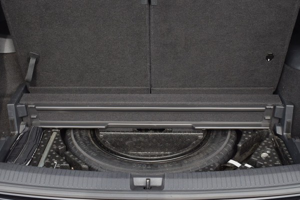 Volkswagen Tiguan Allspace 1.5 TSI 150pk DSG R-line 7-Persoons | Pano | Camera | Trekhaak