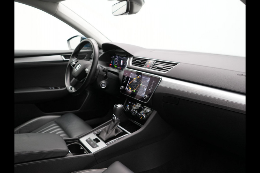 Škoda Superb Combi 1.4 TSI iV Ambition PHEV 218pk Dealer O.H. | Camera | Lederen Sportstoelen Memory & Verwarmd | Keyless | Apple Carplay | Virtual Cockpit | Navigatie | Cruise Control | DAB | Plug In Hybrid