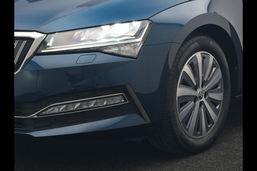 Škoda Superb Combi 1.4 TSI iV Ambition PHEV 218pk Dealer O.H. | Camera | Lederen Sportstoelen Memory & Verwarmd | Keyless | Apple Carplay | Virtual Cockpit | Navigatie | Cruise Control | DAB | Plug In Hybrid