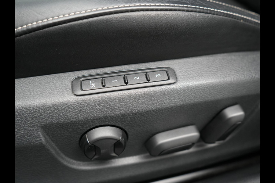 Škoda Superb Combi 1.4 TSI iV Ambition PHEV 218pk Dealer O.H. | Camera | Lederen Sportstoelen Memory & Verwarmd | Keyless | Apple Carplay | Virtual Cockpit | Navigatie | Cruise Control | DAB | Plug In Hybrid