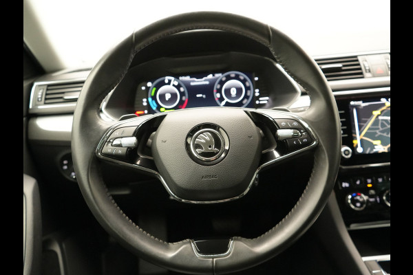 Škoda Superb Combi 1.4 TSI iV Ambition PHEV 218pk Dealer O.H. | Camera | Lederen Sportstoelen Memory & Verwarmd | Keyless | Apple Carplay | Virtual Cockpit | Navigatie | Cruise Control | DAB | Plug In Hybrid