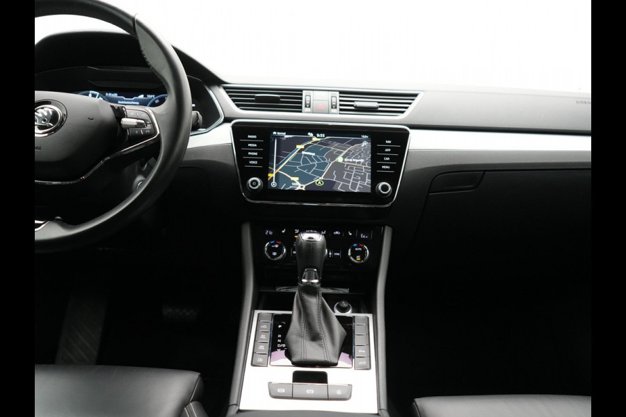 Škoda Superb Combi 1.4 TSI iV Ambition PHEV 218pk Dealer O.H. | Camera | Lederen Sportstoelen Memory & Verwarmd | Keyless | Apple Carplay | Virtual Cockpit | Navigatie | Cruise Control | DAB | Plug In Hybrid