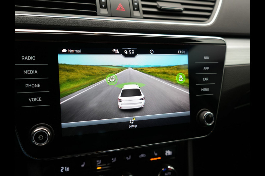 Škoda Superb Combi 1.4 TSI iV Ambition PHEV 218pk Dealer O.H. | Camera | Lederen Sportstoelen Memory & Verwarmd | Keyless | Apple Carplay | Virtual Cockpit | Navigatie | Cruise Control | DAB | Plug In Hybrid