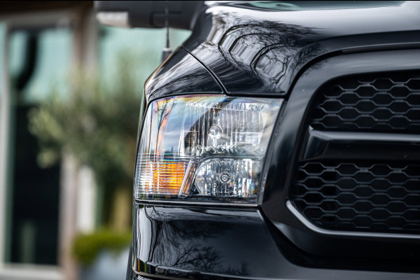 Dodge Ram 1500 5.7 V8 4x4 Crew Cab 5'7 Laramie Schuifdak I LPG I Stuur & stoelverwarming I Trekhaak I Camera I Alpine I Sidebars