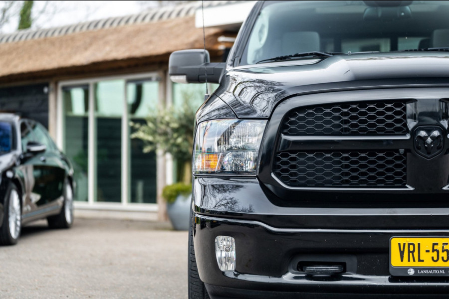 Dodge Ram 1500 5.7 V8 4x4 Crew Cab 5'7 Laramie Schuifdak I LPG I Stuur & stoelverwarming I Trekhaak I Camera I Alpine I Sidebars