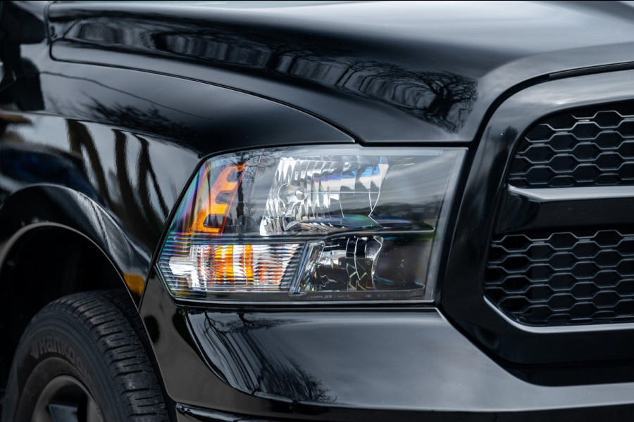 Dodge Ram 1500 5.7 V8 4x4 Crew Cab 5'7 Laramie Schuifdak I LPG I Stuur & stoelverwarming I Trekhaak I Camera I Alpine I Sidebars