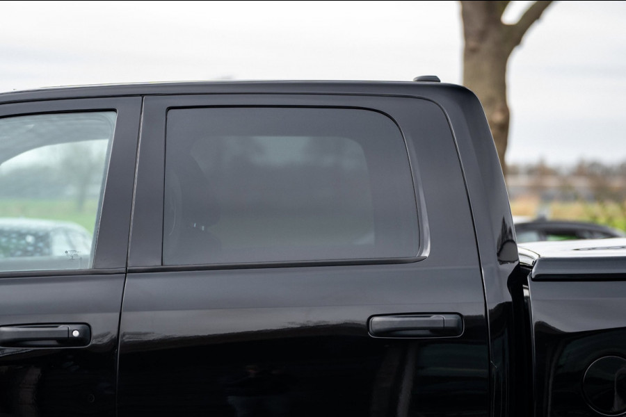 Dodge Ram 1500 5.7 V8 4x4 Crew Cab 5'7 Laramie Schuifdak I LPG I Stuur & stoelverwarming I Trekhaak I Camera I Alpine I Sidebars