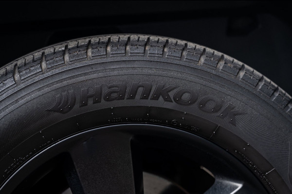 Dodge Ram 1500 5.7 V8 4x4 Crew Cab 5'7 Laramie Schuifdak I LPG I Stuur & stoelverwarming I Trekhaak I Camera I Alpine I Sidebars