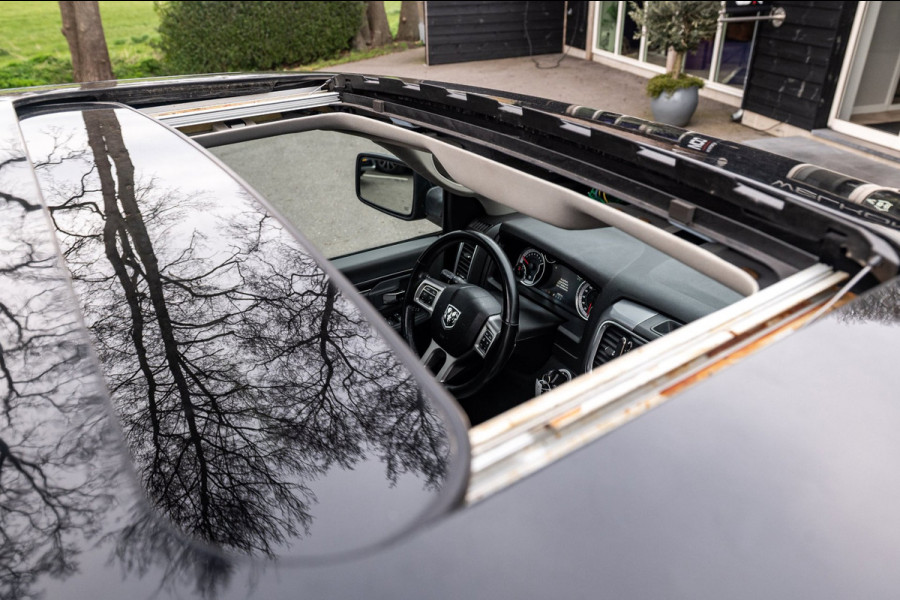 Dodge Ram 1500 5.7 V8 4x4 Crew Cab 5'7 Laramie Schuifdak I LPG I Stuur & stoelverwarming I Trekhaak I Camera I Alpine I Sidebars