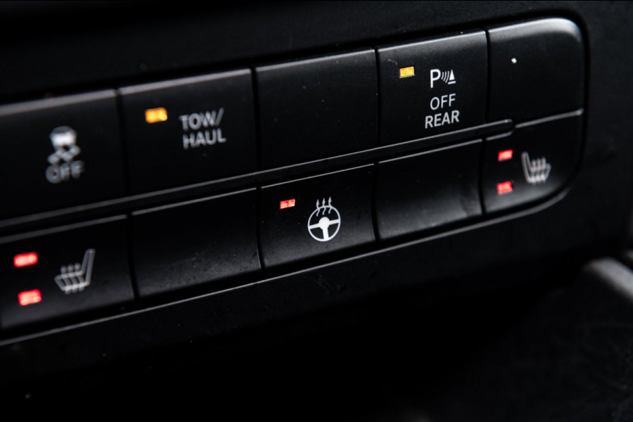 Dodge Ram 1500 5.7 V8 4x4 Crew Cab 5'7 Laramie Schuifdak I LPG I Stuur & stoelverwarming I Trekhaak I Camera I Alpine I Sidebars