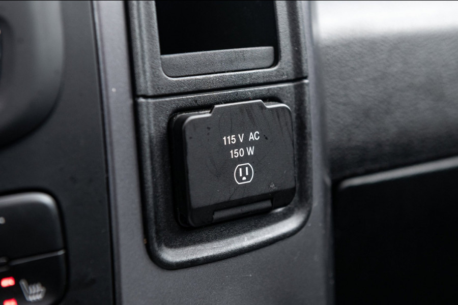 Dodge Ram 1500 5.7 V8 4x4 Crew Cab 5'7 Laramie Schuifdak I LPG I Stuur & stoelverwarming I Trekhaak I Camera I Alpine I Sidebars