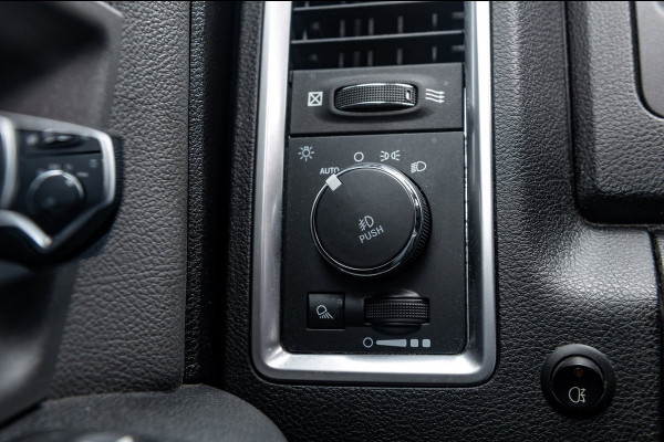 Dodge Ram 1500 5.7 V8 4x4 Crew Cab 5'7 Laramie Schuifdak I LPG I Stuur & stoelverwarming I Trekhaak I Camera I Alpine I Sidebars