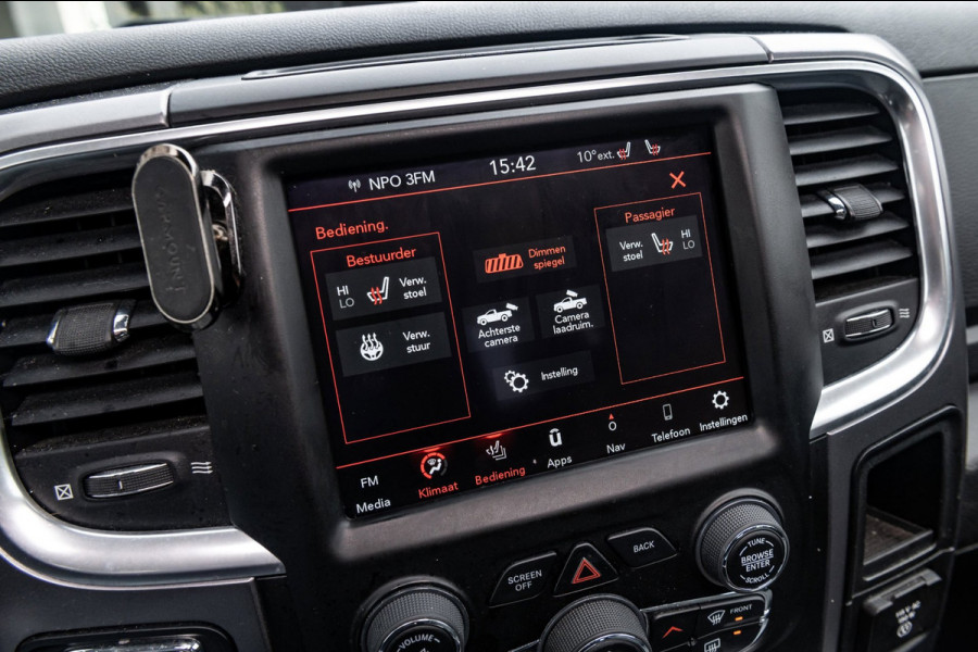 Dodge Ram 1500 5.7 V8 4x4 Crew Cab 5'7 Laramie Schuifdak I LPG I Stuur & stoelverwarming I Trekhaak I Camera I Alpine I Sidebars