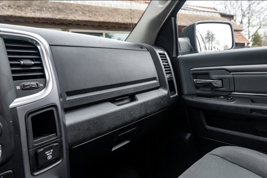 Dodge Ram 1500 5.7 V8 4x4 Crew Cab 5'7 Laramie Schuifdak I LPG I Stuur & stoelverwarming I Trekhaak I Camera I Alpine I Sidebars