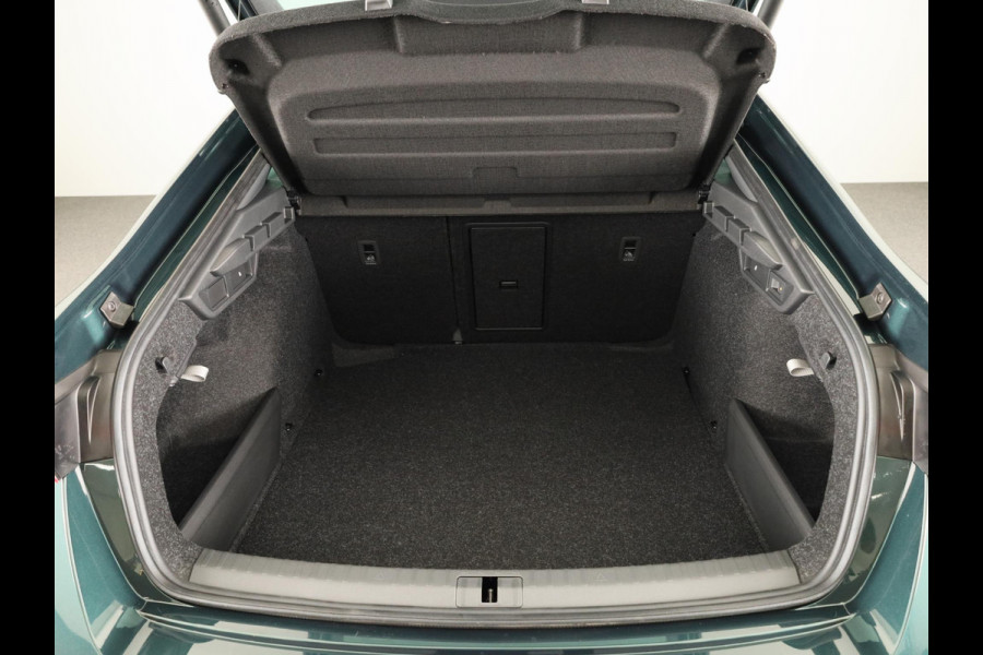 Škoda Octavia Sportline Tour m-HEV 1.5 TSI 150 pk 7 versn. DSG | Navigatie pakket | Travel Assist | Wegklapbare trekhaak | Winter pakket