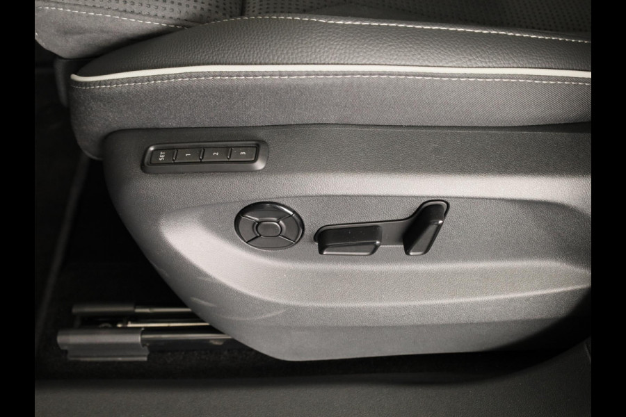 Škoda Kodiaq 1.5 TSI PHEV 204pk Sportline Business 204pk | Panoramadak | Verlengde garantie | Trekhaak | Verwarmbare voorstoelen