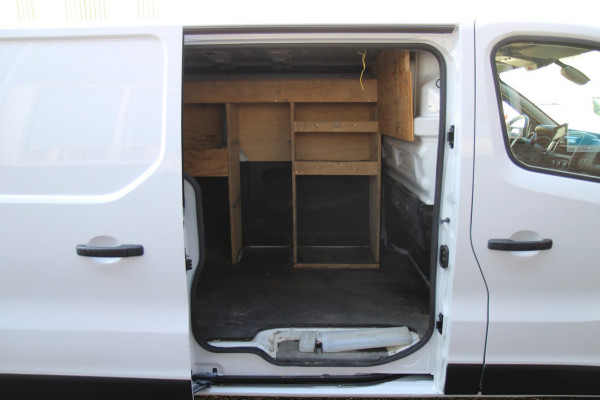 Renault Trafic 2.0 dCi 120PK T29 L2H1 / Laadruimte inrichting / Trekhaak / Camera