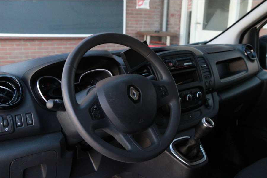 Renault Trafic 2.0 dCi 120PK T29 L2H1 / Laadruimte inrichting / Trekhaak / Camera