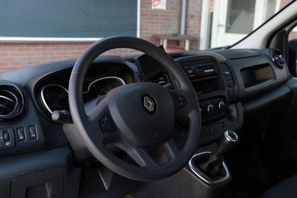 Renault Trafic 2.0 dCi 120PK T29 L2H1 / Laadruimte inrichting / Trekhaak / Camera