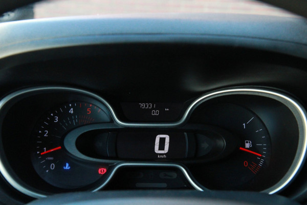 Renault Trafic 2.0 dCi 120PK T29 L2H1 / Laadruimte inrichting / Trekhaak / Camera