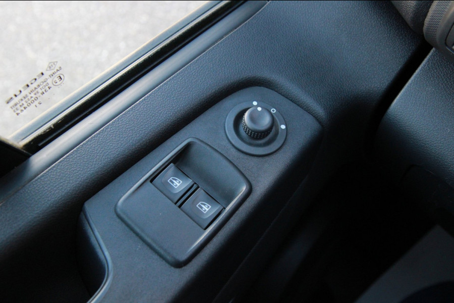 Renault Trafic 2.0 dCi 120PK T29 L2H1 / Laadruimte inrichting / Trekhaak / Camera