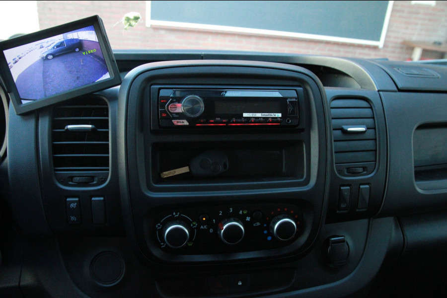 Renault Trafic 2.0 dCi 120PK T29 L2H1 / Laadruimte inrichting / Trekhaak / Camera