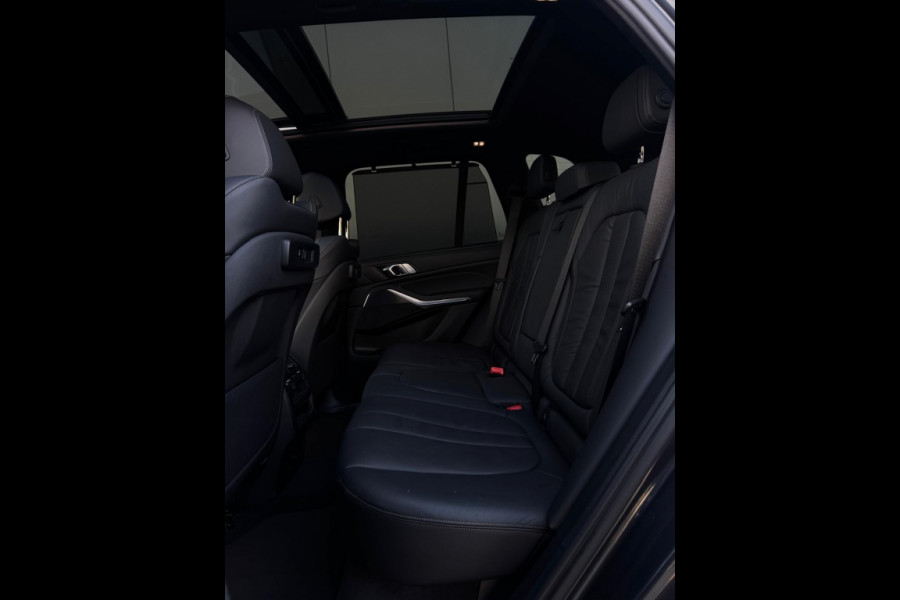 BMW X5 xDrive45e M PACK PANO NAVI CAMERA LED LEDER SPORTVELGEN
