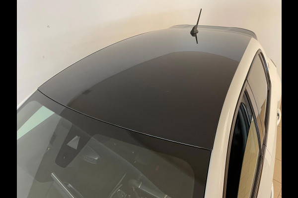 Peugeot 208 1.2 PureTech GT-Line AIRCO NAVI CRUISE BT STOELVERW CAMERA PDC PARELMOER WIT ZWARTE HEMEL PRIVACYGLAS ZEER NETTE AUTO