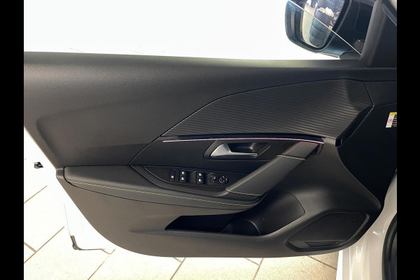 Peugeot 208 1.2 PureTech GT-Line AIRCO NAVI CRUISE BT STOELVERW CAMERA PDC PARELMOER WIT ZWARTE HEMEL PRIVACYGLAS ZEER NETTE AUTO