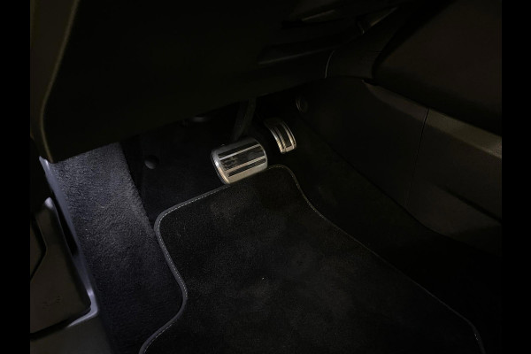 Peugeot 208 1.2 PureTech GT-Line AIRCO NAVI CRUISE BT STOELVERW CAMERA PDC PARELMOER WIT ZWARTE HEMEL PRIVACYGLAS ZEER NETTE AUTO