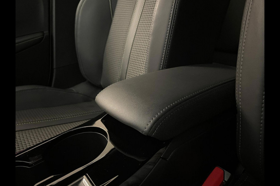 Peugeot 208 1.2 PureTech GT-Line AIRCO NAVI CRUISE BT STOELVERW CAMERA PDC PARELMOER WIT ZWARTE HEMEL PRIVACYGLAS ZEER NETTE AUTO