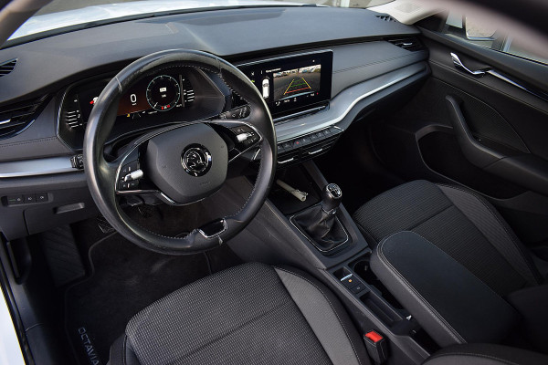 Škoda Octavia Combi 1.0 TSI Business Edition | Carplay | Camera | Adaptive | Climate
