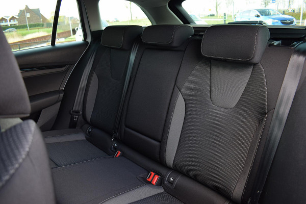 Škoda Octavia Combi 1.0 TSI Business Edition | Carplay | Camera | Adaptive | Climate