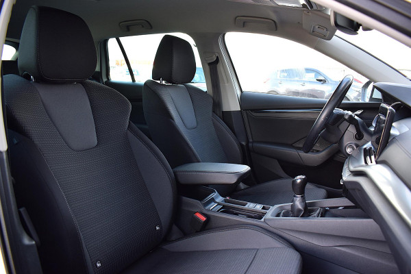 Škoda Octavia Combi 1.0 TSI Business Edition | Carplay | Camera | Adaptive | Climate