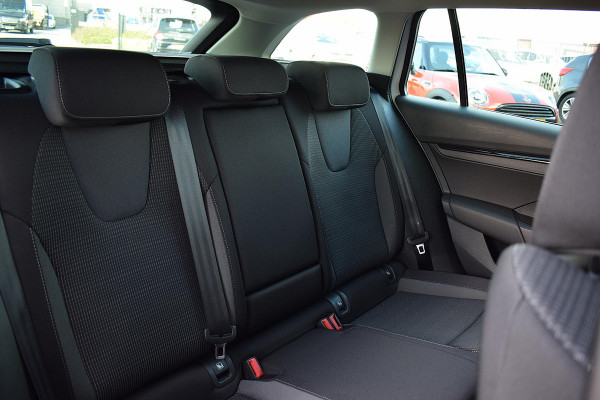 Škoda Octavia Combi 1.0 TSI Business Edition | Carplay | Camera | Adaptive | Climate