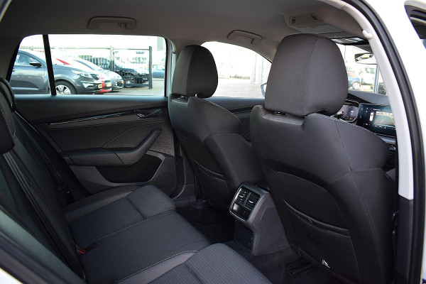 Škoda Octavia Combi 1.0 TSI Business Edition | Carplay | Camera | Adaptive | Climate