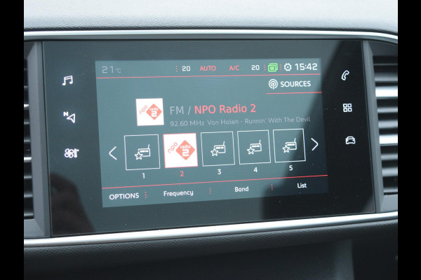 Peugeot 308 SW 1.2 PureTech Blue Lease GT 130 PK | AUTOMAAT | TREKHAAK | PANO DAK | DENON HIFI | PARKEERSENSOREN MET CAMERA |