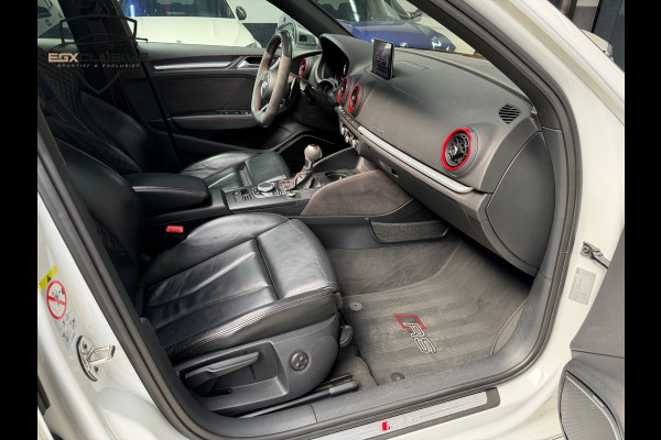 Audi RS3 Sportback 2.5 TFSI Quattro Pano/Carbon/RSZetels/Facelift/Keyless
