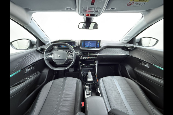 Peugeot e-208 EV SOH 92,5% Panoramadak Stoelverwarming 3D-Navi 360°Camera Apple Carplay Android Auto Ecc Cruise Control Pdc Keyless 50kWh Allu Led Lmv Privacy Glas Isofix DAB+ Bluetooth Regen-Lichtsensor Lane Assist Dealeronderhouden Origineel Nederlandse Auto